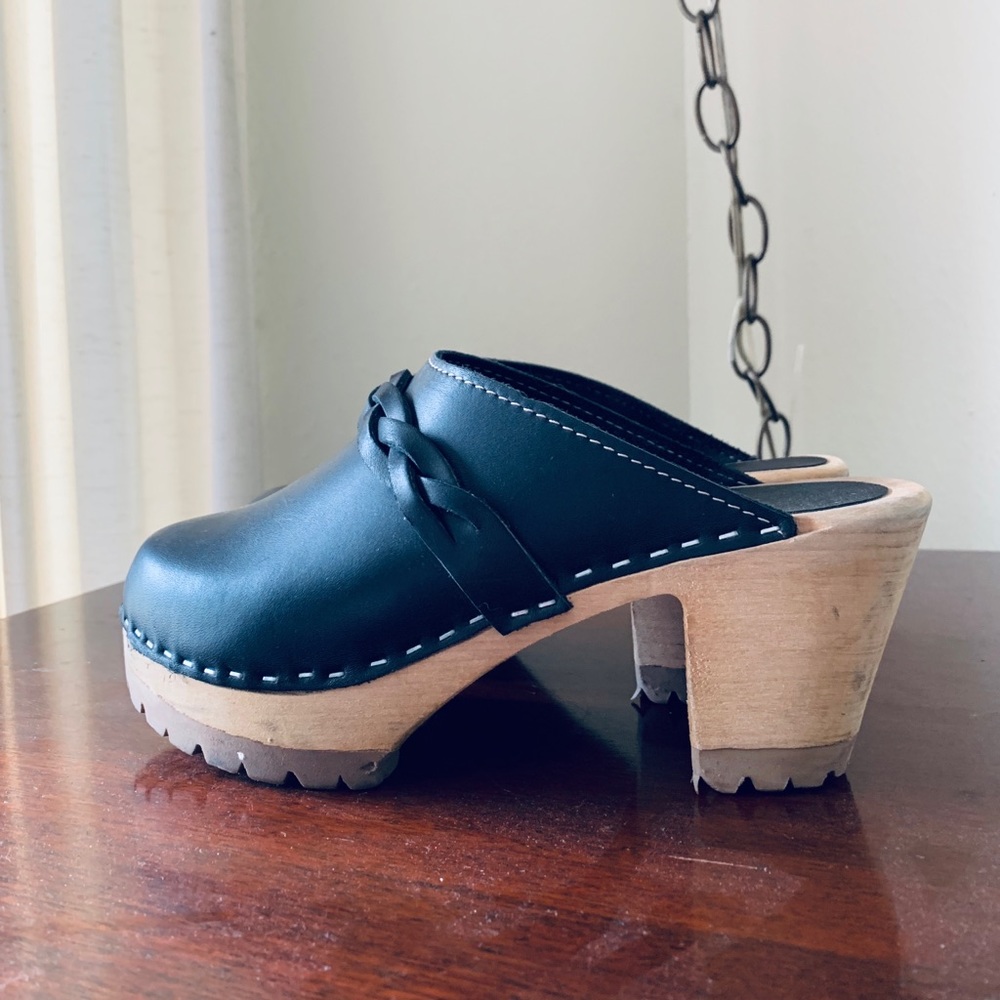 MIA clogs